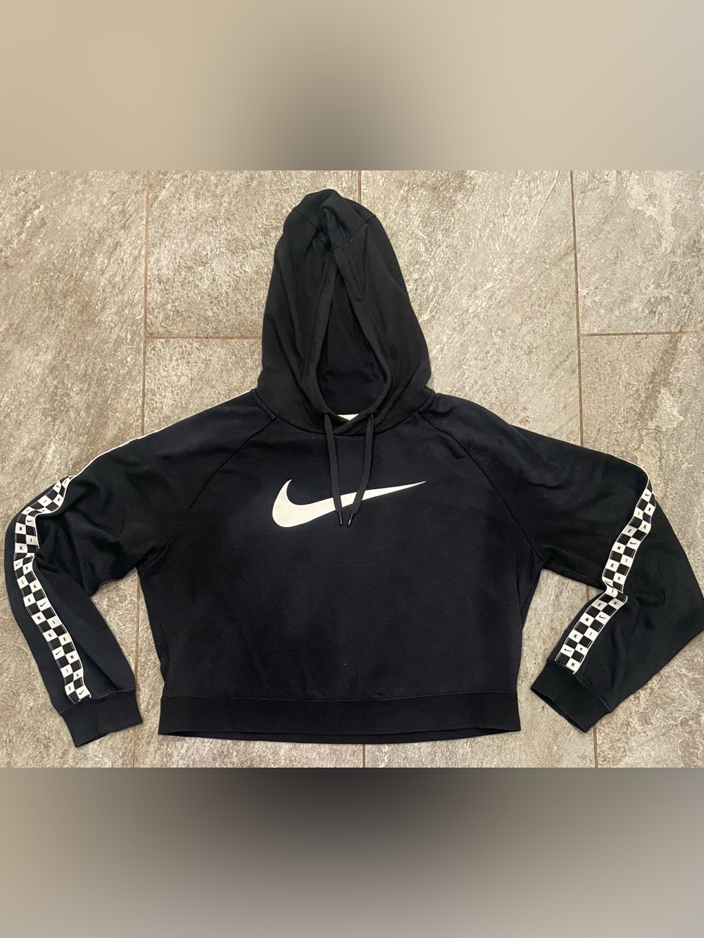 Nike Cropped Hoodie 9.5/10 - Women’s Large - Tape Branding Along Each Sleeve